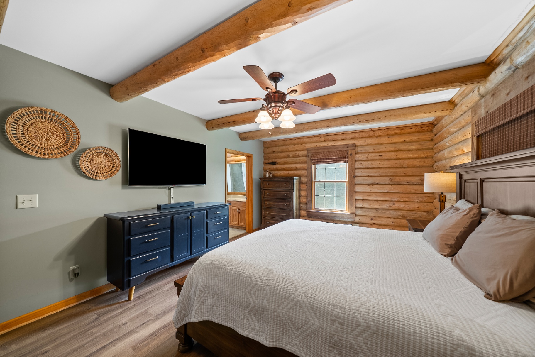 Primary suite with natural light